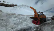 Van Bahçesaray yolunda kış esareti bitiyor