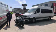 İnegöl'de servis minibüsü ile motosiklet çarpıştı baba ve kızı yaralandı
