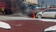 Hatay'da seyir halindeki otomobil bir anda alev topuna döndü