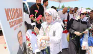 Manisa Kırtık Mezarlığı’nda bayram arifesinde çiçekli karşılama
