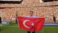 Acun Ilıcalı İngiltere sokaklarında şampiyonluk turu attı