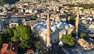 Bursa bayram namazında tarihi camilerde buluştu