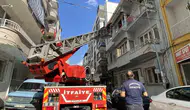 Aydın’da dar merdiven engeline itfaiye yardımıyla çözüm bulundu