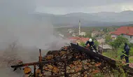 Akseki'de tarihi düğmeli ev alevlere teslim oldu