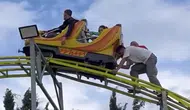 İzmir'de lunapark faciası Vatandaşlar metrelerce yüksekte asılı kaldı