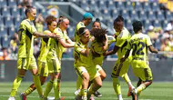 Fenerbahçe Kadın Futbol Takımı şampiyonluk kupasını gol yağmuruyla kutladı