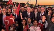 İstanbul fethin 573. yılını Üsküdar sahilinde havai fişeklerle kutladı