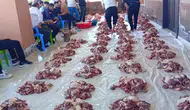 Mardinli köylüler kurbanlarını ortak kesip herkese eşit paylaştırdı