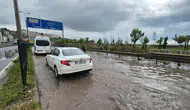 Zonguldak İstanbul yolunda sağanak ulaşımı felç etti