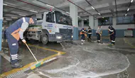 Esenyurt Belediyesi kurban alanlarını bayram sonrası arındırıyor