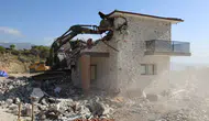 Kaş'ta binlerce kaçak yapıyı yıkacak müteahhit bulunamıyor