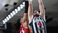 Beşiktaş derbiyi kazandı yarı final biletini kaptı