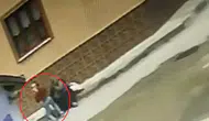 Eskişehir’de sokak ortasında altın gaspı kamerada