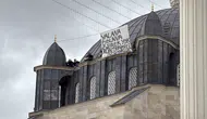 Sivas'ta cami inşaatı işçileri paralarını alamayınca kubbeye çıktı