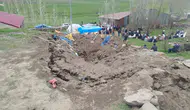 Erzurum Tekman’da sağanak yağış sonrası ahır çöktü