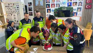 Kütahyalı özel bireylerin gününe jandarmadan anlamlı destek