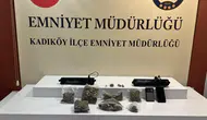 Kadıköy’deki dükkanda gizli geçitli uyuşturucu zulası bulundu