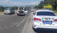 Gömeç yolunda iki araç birbirine girdi