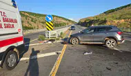Bingöl yolunda direksiyon hakimiyeti kaybedilen araç köprüye çarptı