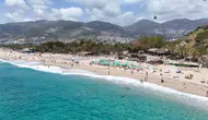 Alanya sahillerinde yazdan kalma günler yaşanıyor