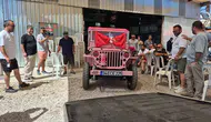 Bodrumlu damattan eşine hurdalıktan çıkan pembe cip sürprizi