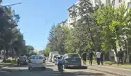 Diyarbakır trafiğinde motosikletin üzerine uzanıp kilometrelerce gitti