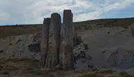 Bitlis Adilcevaz kıyılarındaki gizemli yapılar görenleri hayran bırakıyor