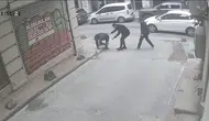 Beyoğlu’nda yürürken tepesinden cam yağdı