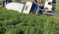 Silvan’da beton mikseri tarlaya devrildi