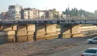 Mustafakemalpaşa merkez köprüsündeki harf krizi tepki çekiyor