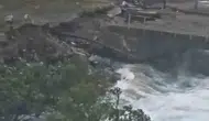 Karakaya Barajı'ndaki tahliye iki şehri birbirine bağlayan yolu kesti