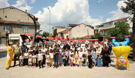 Kartepe sokakları bayram otobüsüyle festival alanına döndü