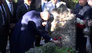 Bahçeli bayram sabahı Alparslan Türkeş’in kabrine gitti