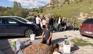 Güzelyurt mezarlıklarında şekerli gelenek bu bayramda da yaşatıldı