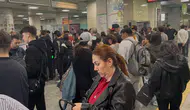 Metroda akşam trafiği arıza ile kilitlendi