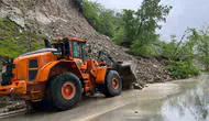 Kumru’da heyelanla kapanan yol yeniden trafiğe açıldı