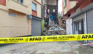 Adana'da metruk bina sağanak ve depremle çöktü