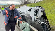TEM Otoyolu’nda direksiyon hakimiyetini kaybeden sürücü bariyerlere çarptı