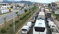 Kurban Bayramı tatili yolları kilitledi Kuzey Ege’de trafik durma noktasında