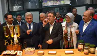 Bakan Yumaklı Ayvalık zeytinyağı üretim tesislerini inceledi