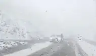 Mayıs ayında Ardahan yollarını kar teslim aldı