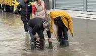 Zile’de sağanak hayatı felç etti esnaf altyapıya isyan etti