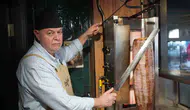 Profesörlükten döner tezgahına geçen Ahmet Oğur mesleğini anlatıyor