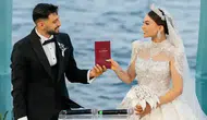 Görkemli düğünleri hafızalara kazınmıştı: Burak Bulut ve Eda Sakız cephesinde sürpriz ayrılık