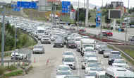 Kırıkkale yolunda bayram dönüşü kuyrukları uzamaya başladı