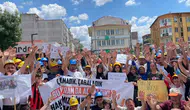 Maden işçileri hakları için aileleriyle yola çıktı