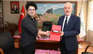 Isparta gülü Çinli 40 milyon takipçiye tanıtılıyor