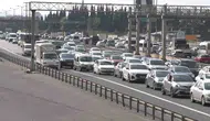 Bayram yolculuğu başladı İstanbul trafiği kilitlendi