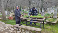 Antalya mezarlıklarında bayram hazırlığı tamamlanıyor