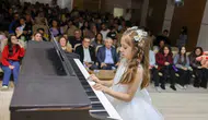 Ardahanlı çocuklar sahne tozunu yuttu
